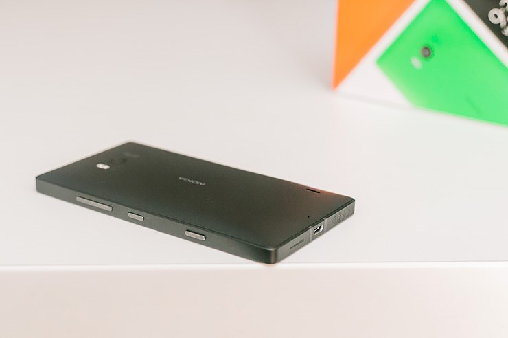 Nokia Lumia 930 (13).jpg